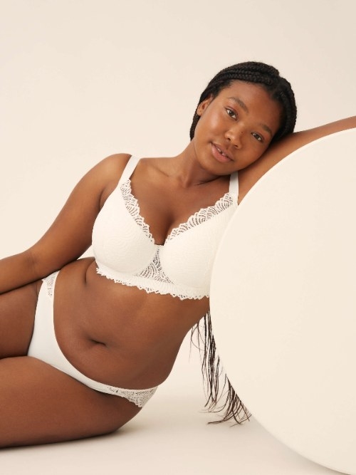 Naturana Everyday gebroken wit voorgevormde bh