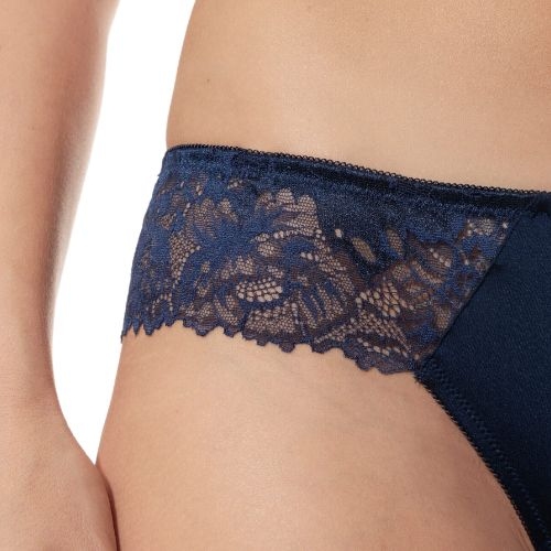 Mey Lingerie Luxurious marine blauw string