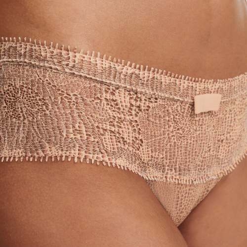 Chantelle Day to Night bruin short
