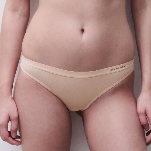 Chantelle One Mesh beige string