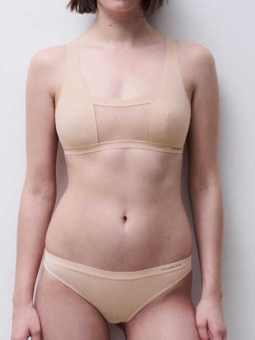 Chantelle One Mesh beige string