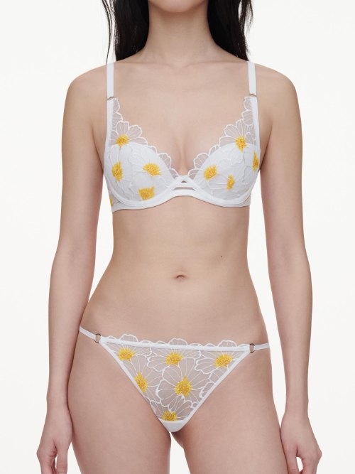 Chantelle Lush wit string