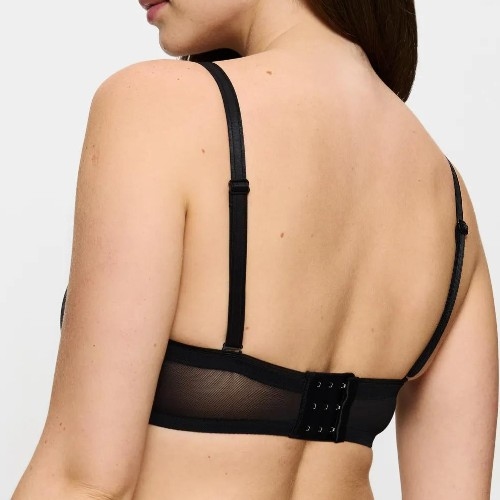 Triumph Beauty-Full Essential zwart voorgevormde bh