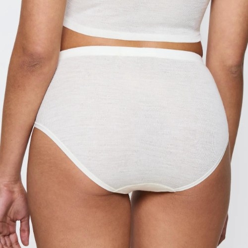 Triumph Beauty Layers gebroken wit slip